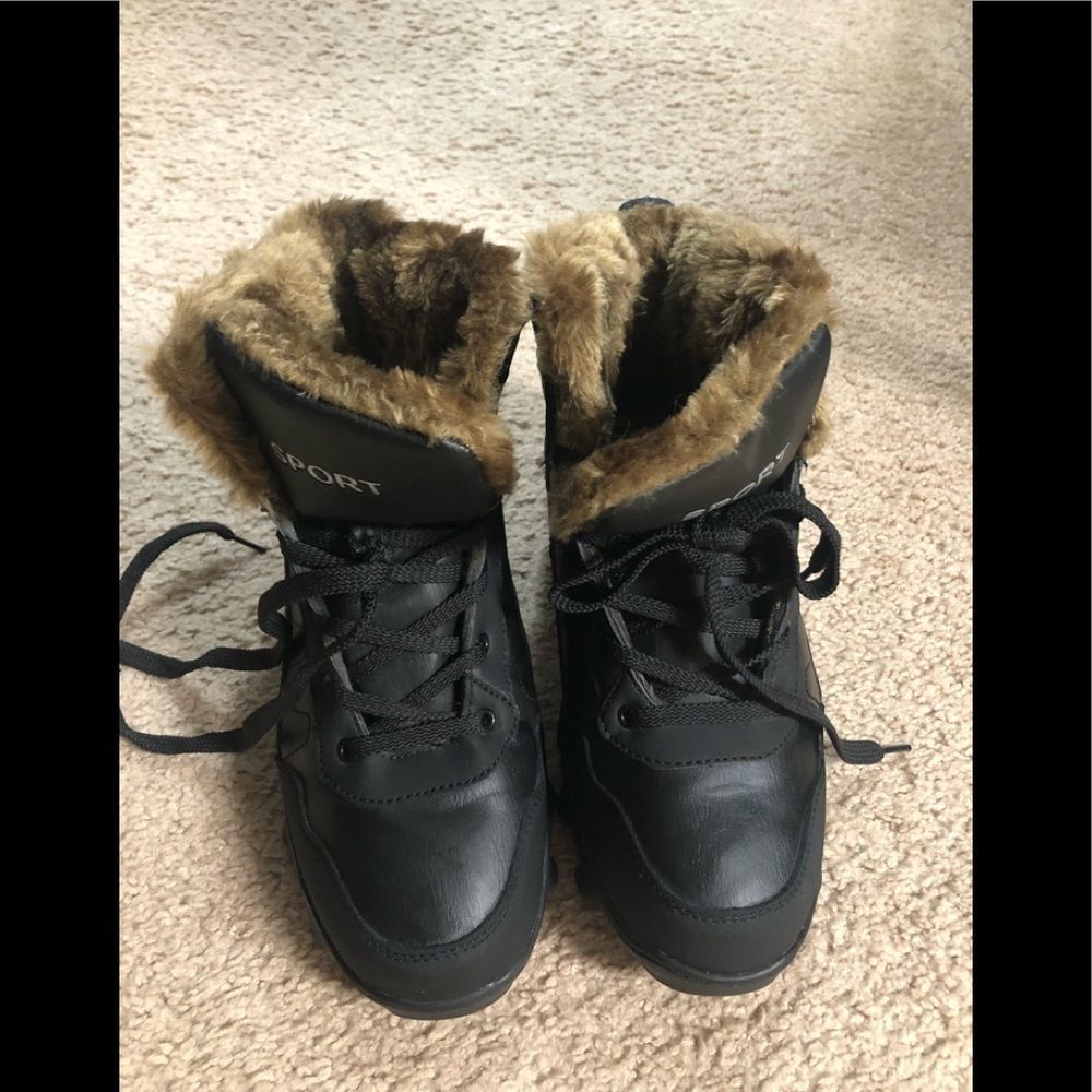 Sport Unisex Black Winter Boots Size 8 Men/ 9Women